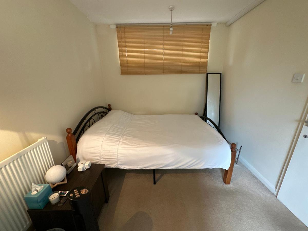 לונדון Cozy Room In Shared Home Near Canary Wharf מראה חיצוני תמונה